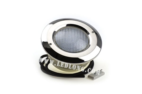 P57A1557-1422-800web